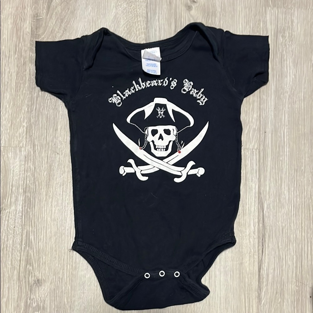 Blackbeard's Baby Pirate Skull Onesie - Black